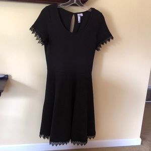 Perfect little black dress!